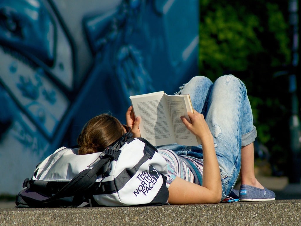 Pourquoi la littérature jeunesse plaît tant ?